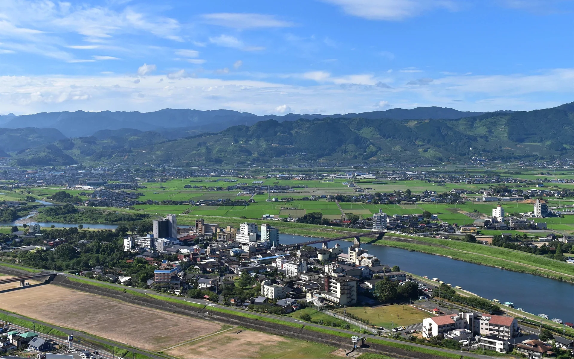 原鶴溫泉街與筑後川河畔聚落全景