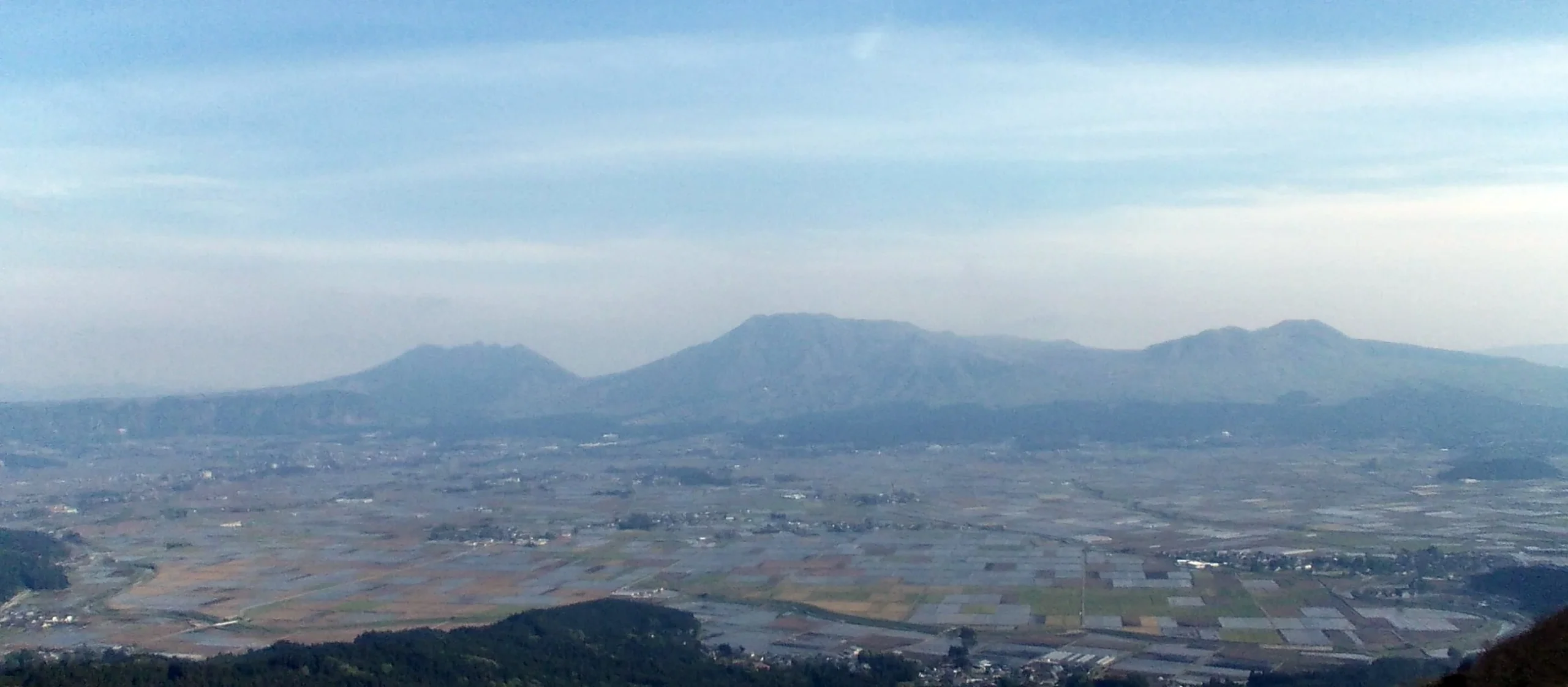 從大觀峰展望所眺望阿蘇五岳、阿蘇谷和外輪山