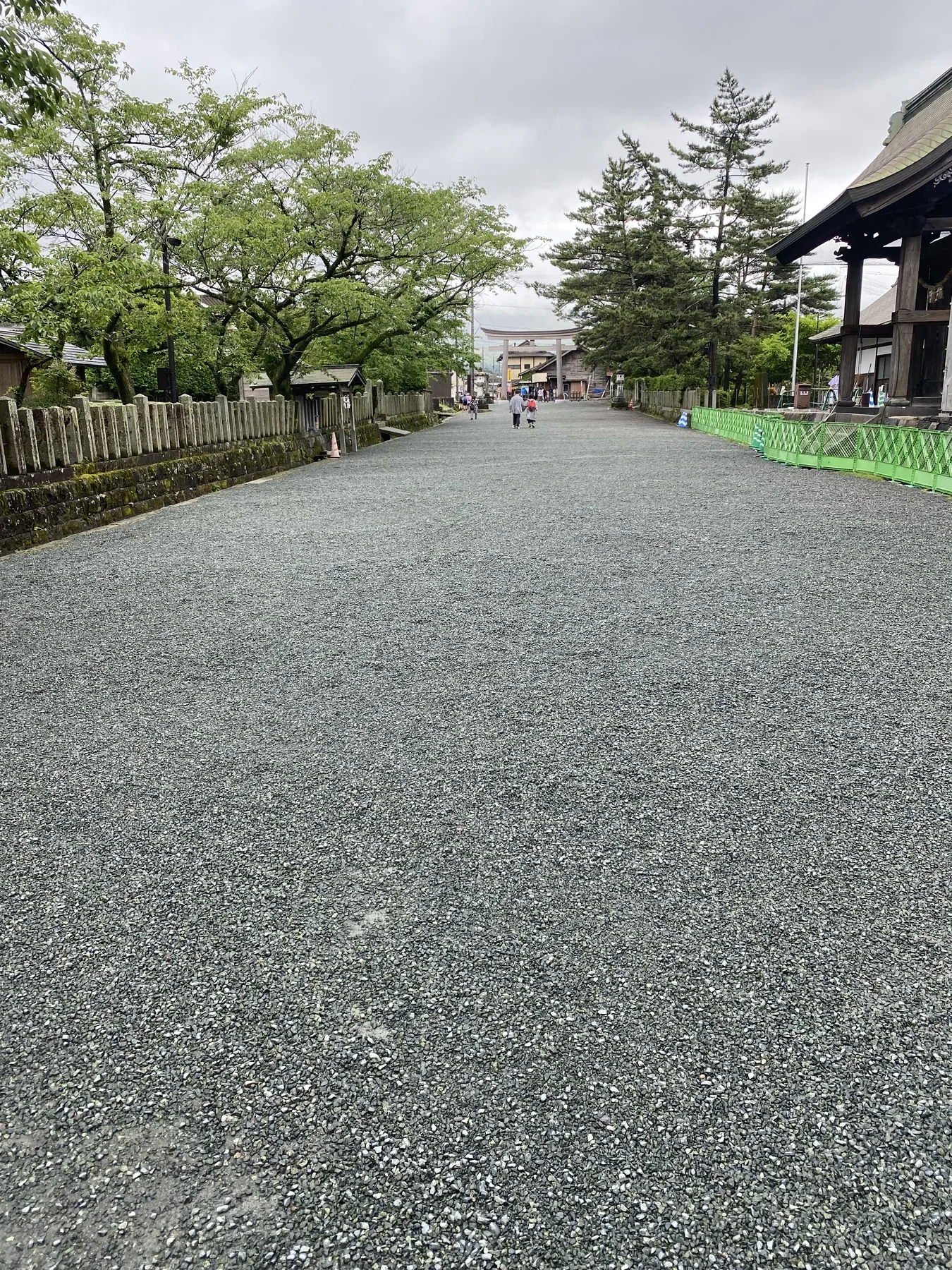 阿蘇神社參道與橫向鳥居