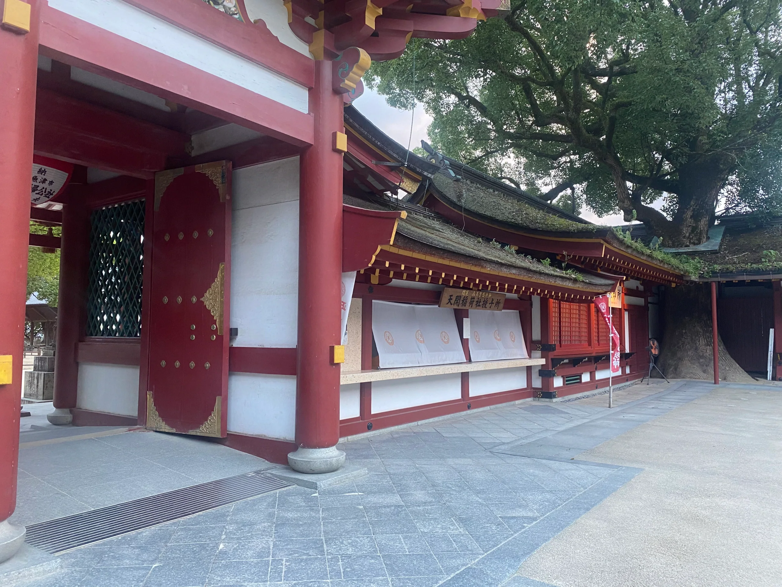 太宰府天滿宮樓門與境內社殿，早上先到此參拜