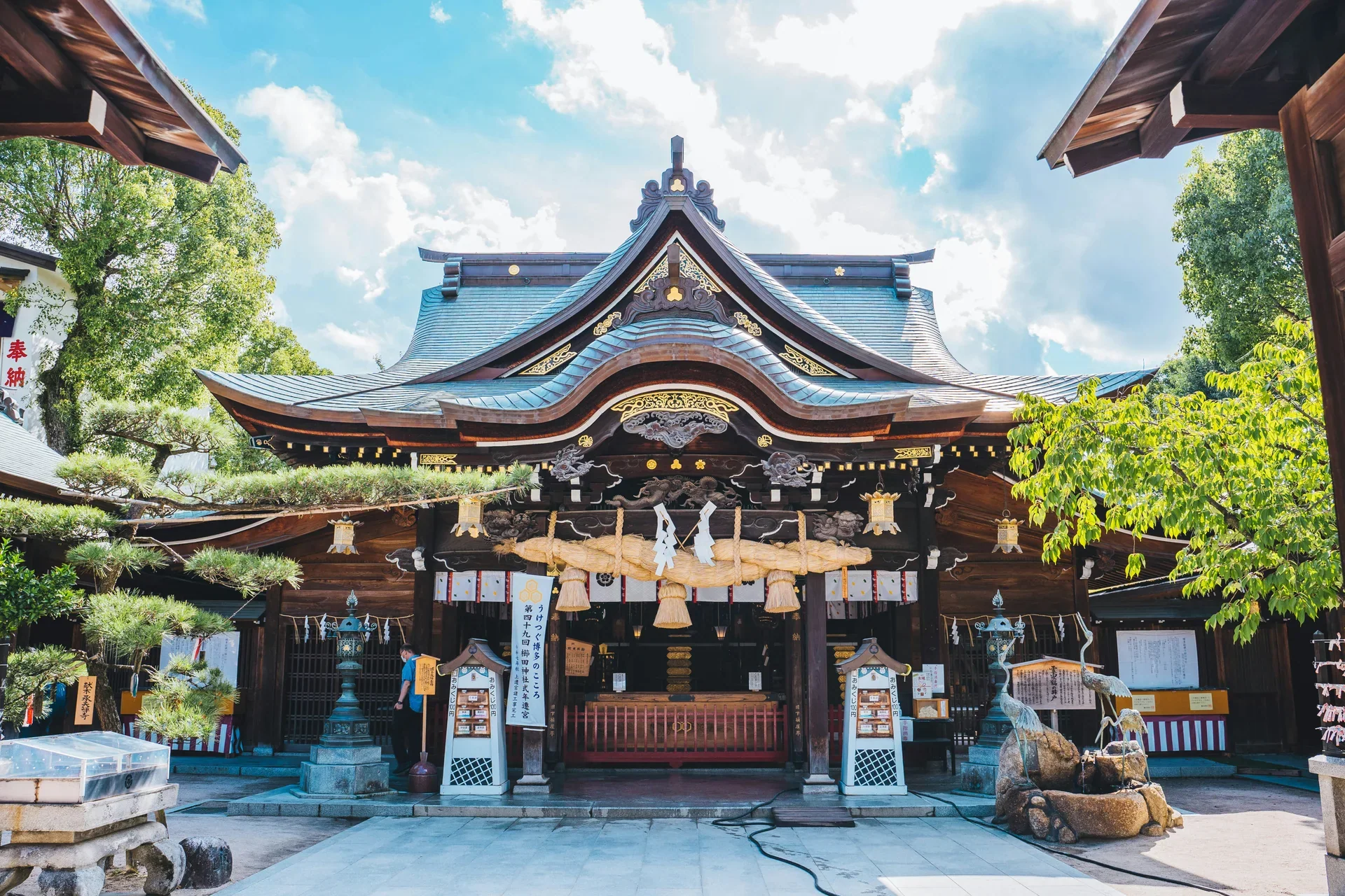 櫛田神社本殿外觀與注連繩，位於福岡市博多區
