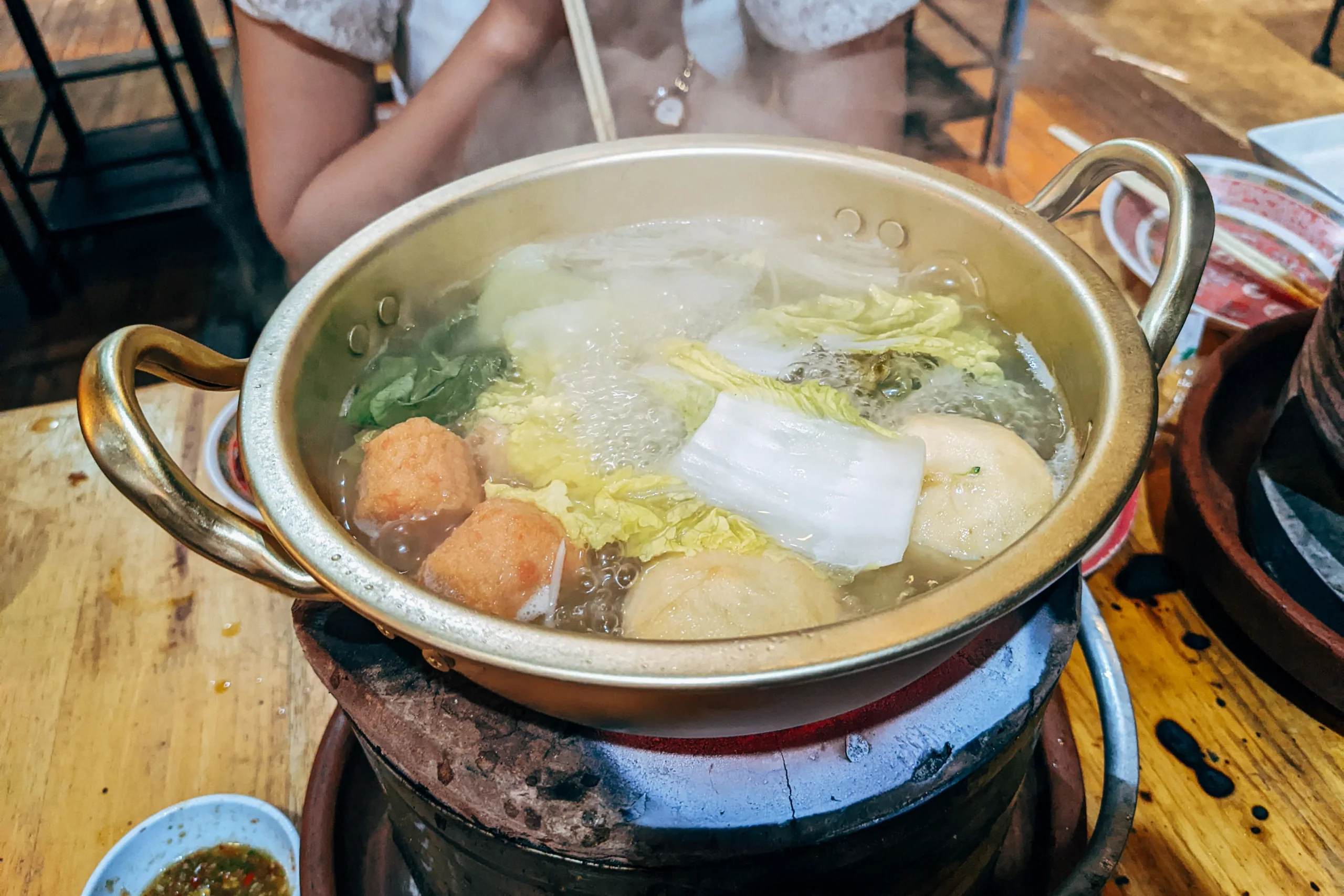 福岡牛腸鍋 2026｜楽天地、おおやま、前田屋怎麼選？味噌、醬油與單人吃法