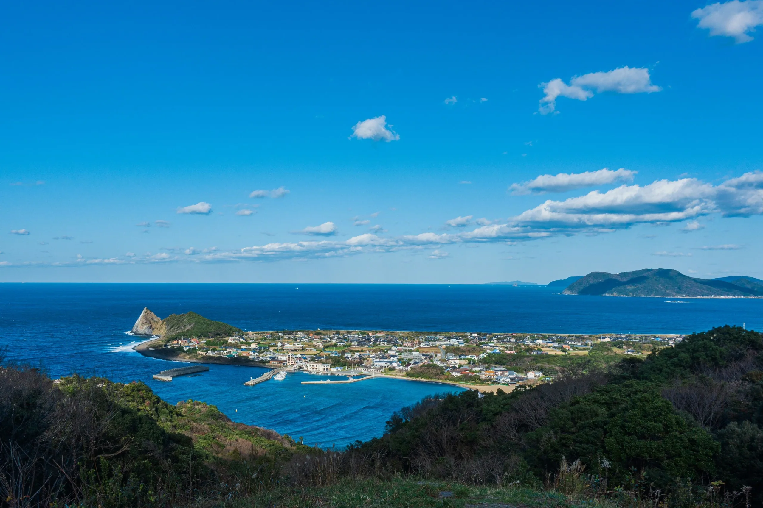 從高處俯瞰糸島海岸、海灣與沿岸聚落