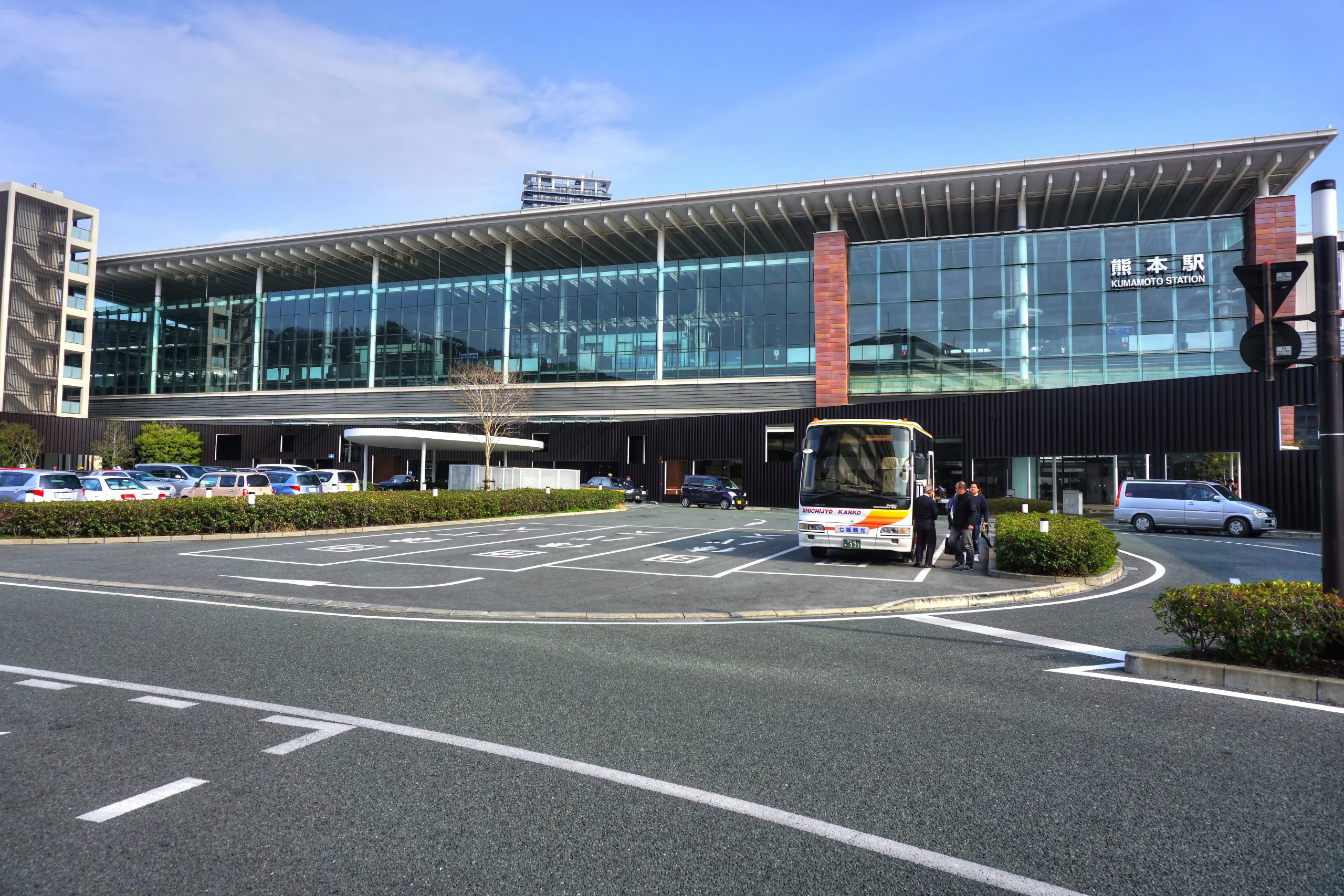 熊本站站舍、站前道路與接駁巴士