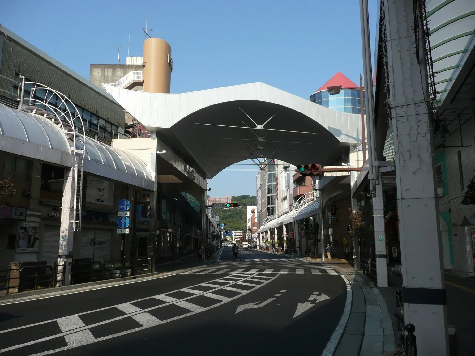 鹿兒島市中町一帶的商店街路口