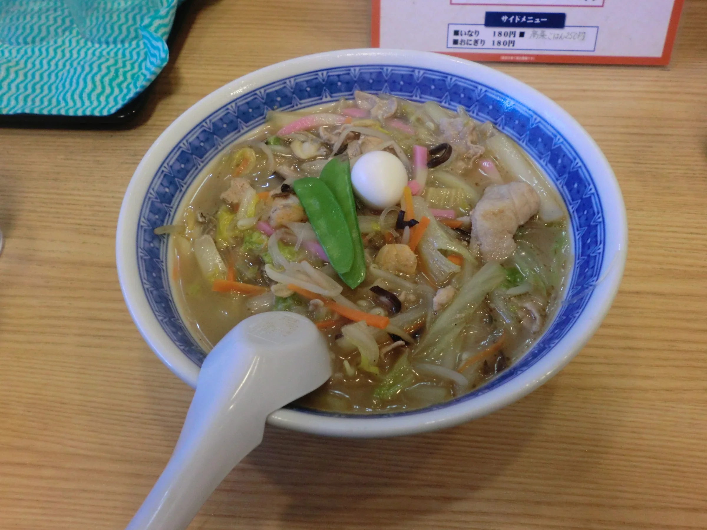 熊本站丸馬烏龍麵供應的太平燕春雨湯麵與虎皮蛋
