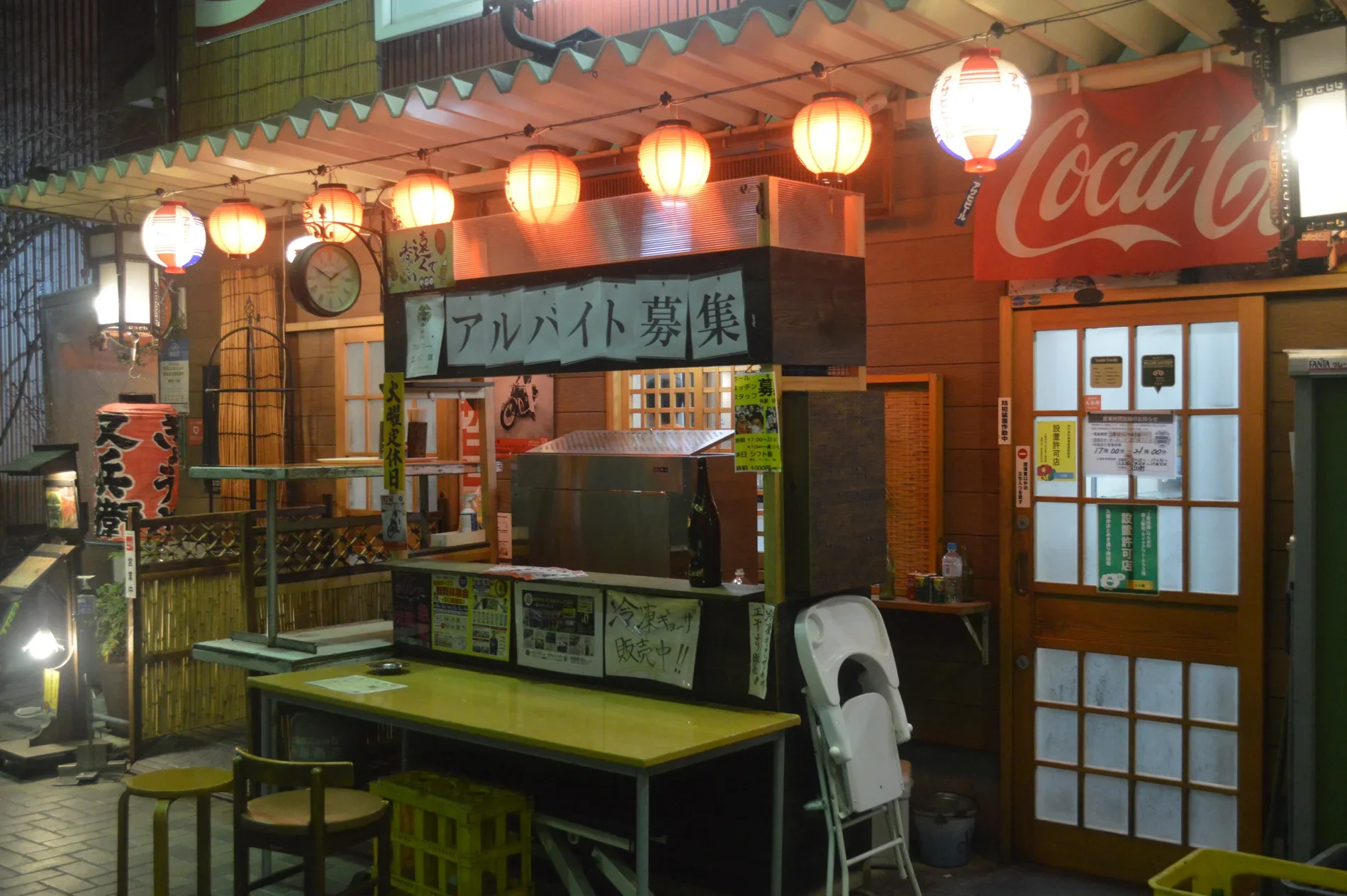 久留米東町又兵衛燒鳥店夜間門面與店招
