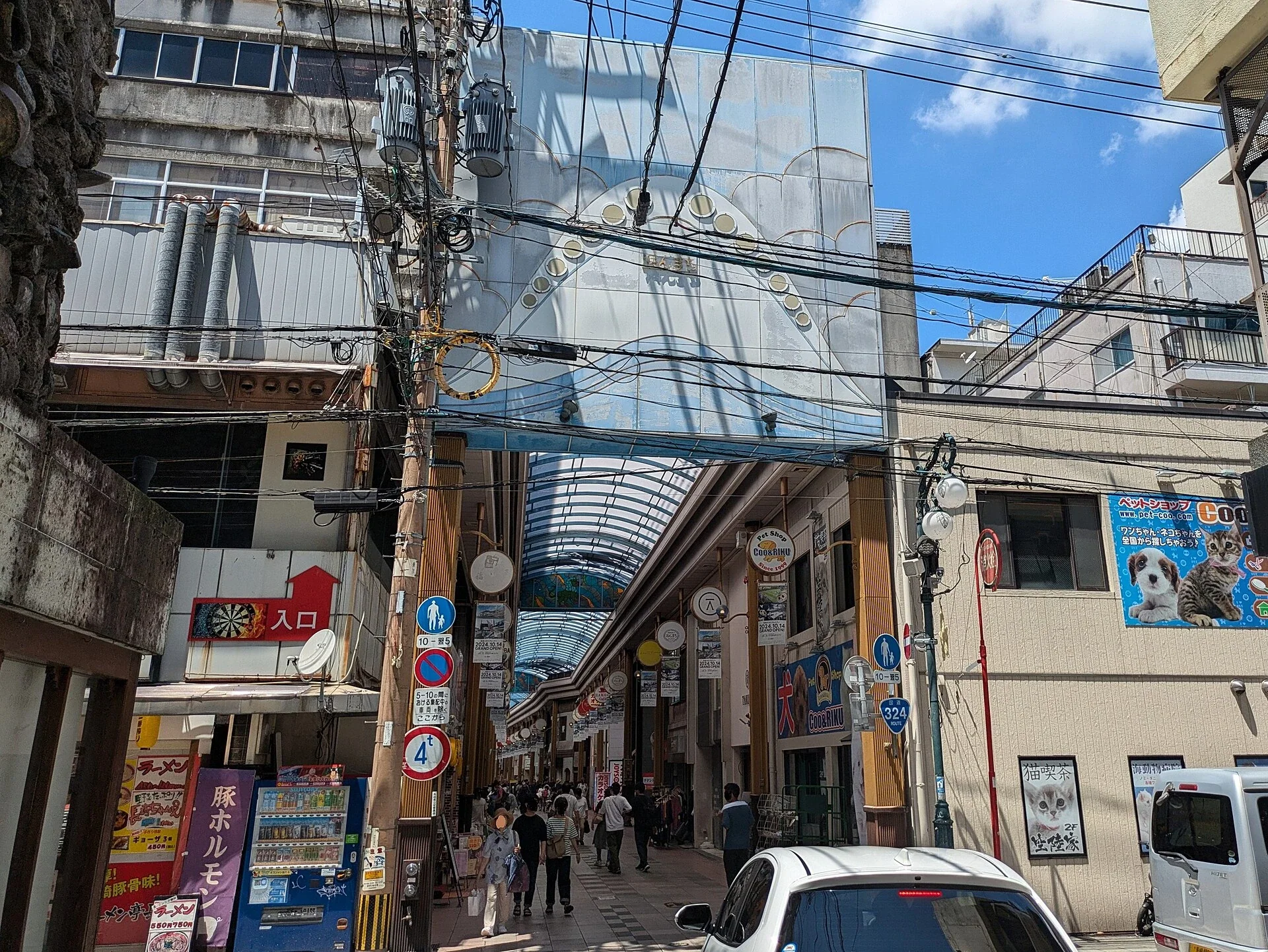 長崎浜町商店街有蓋拱廊與沿街店舖