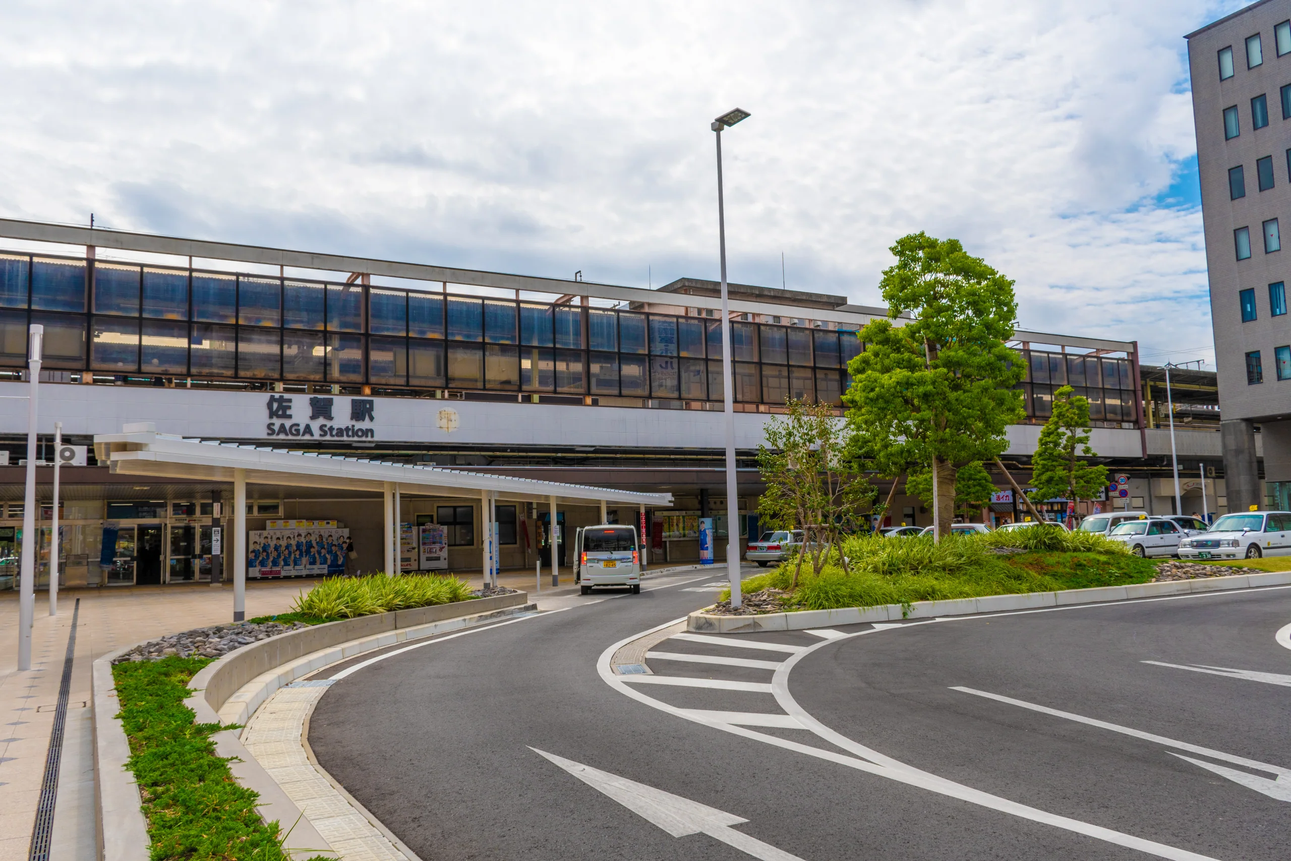佐賀站北口外觀與站前道路
