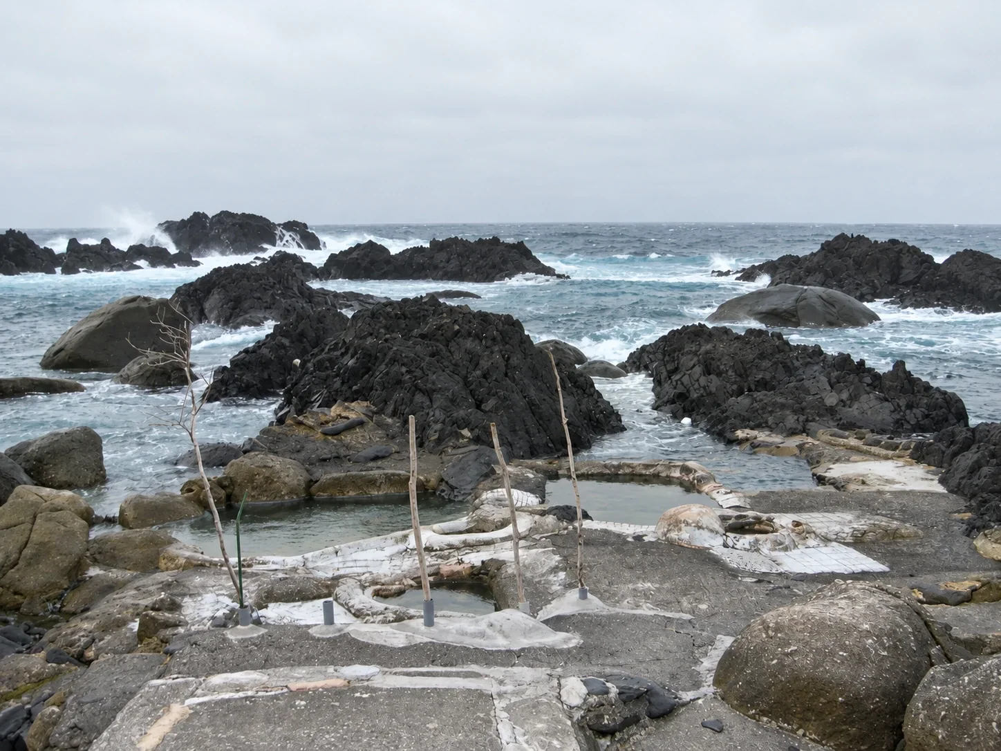 平內海中溫泉 2026：9月19日低潮05:58／17:12，混浴規則、巴士與換衣怎麼準備